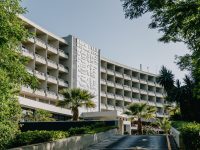 02 Corfu Holiday Palace Main Building 01